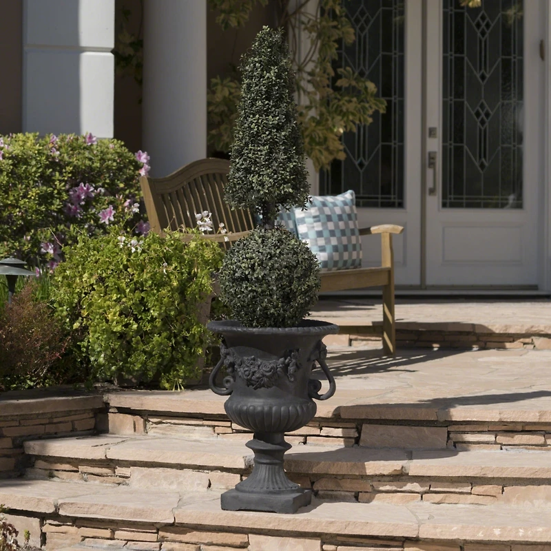 Streamdale Brilliant Decorative Urn For Outdoor Spaces