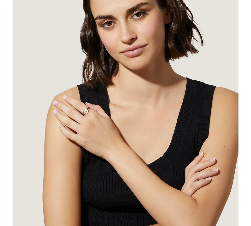 Ana Luisa - Gold Signet Ring Amara Mother of Pearl