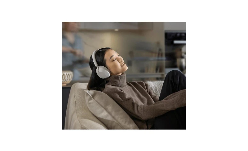 Sony Wh-1000XM5 Wireless Noise Canceling Over-Ear Headphones (Silver) Bundle