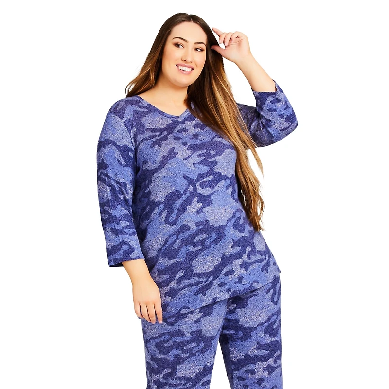 Avenue Women's Plus Hacci Camo Top