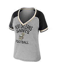 Wear by Erin Andrews Women's Heather Gray New Orleans Saints Cropped Raglan Throwback V-Neck T-Shirt