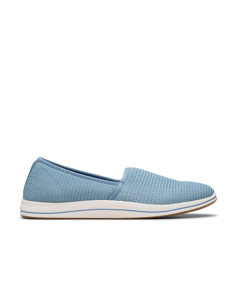 Clarks Women's Cloud Steppers Breeze Stretch Closed Toe Shoes
