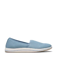 Clarks Women's Cloud Steppers Breeze Stretch Closed Toe Shoes