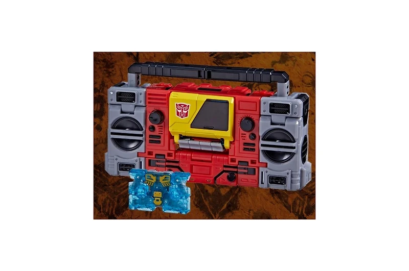 Transformers Wfc-K44 Blaster and Eject Voyager Class Generations War for Cybertron Kingdom Chapter