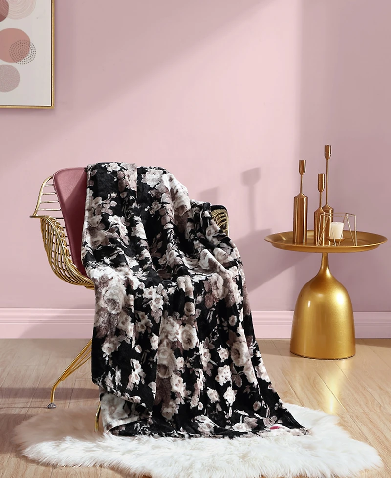 Betsey Johnson Classic Floral Ultra Soft Plush Fleece Throw, 70" X 50"