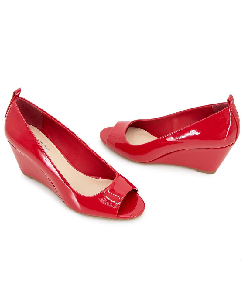 Kenneth Cole Reaction Women's Elinor Mid Wedge Pumps