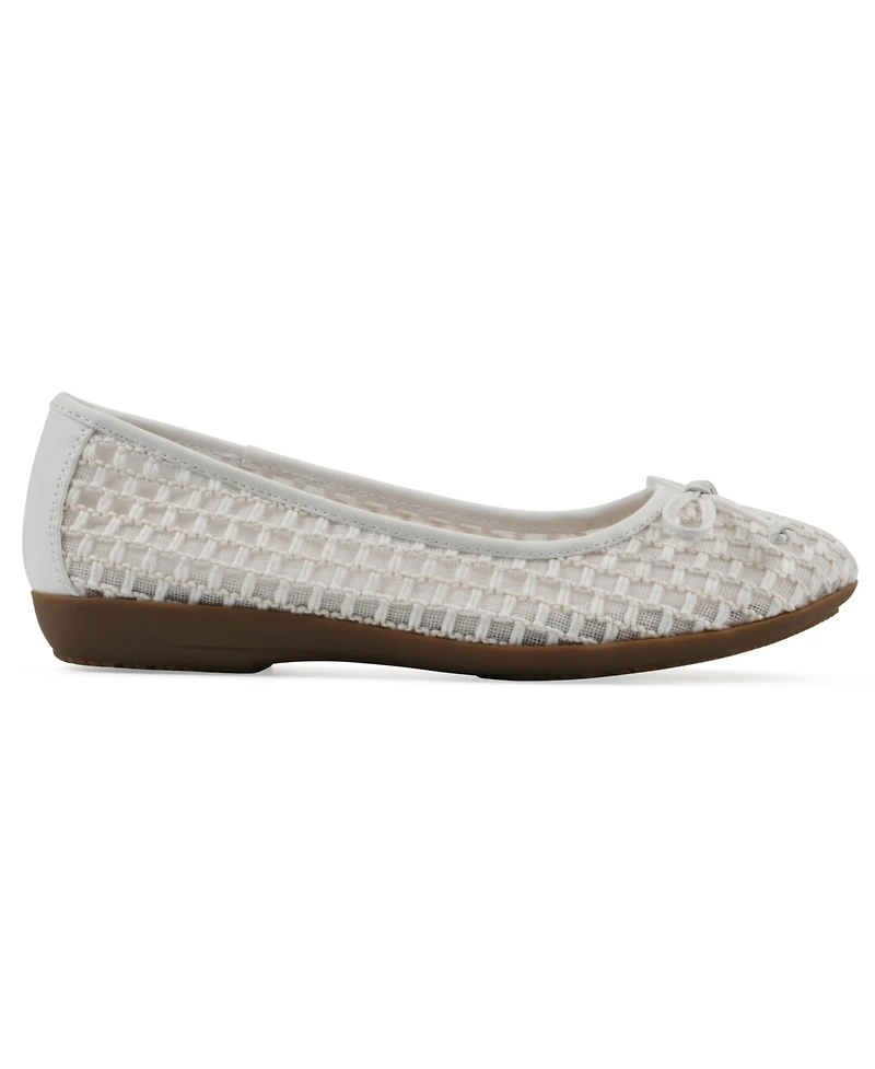 Cliffs by White Mountain Women's Chelcy Round Toe Ballet Flats