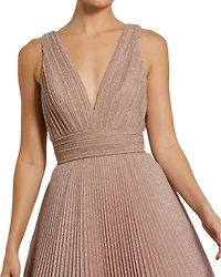 Mac Duggal Women's Shimmering Georgette Pleated Sleeveless Gown