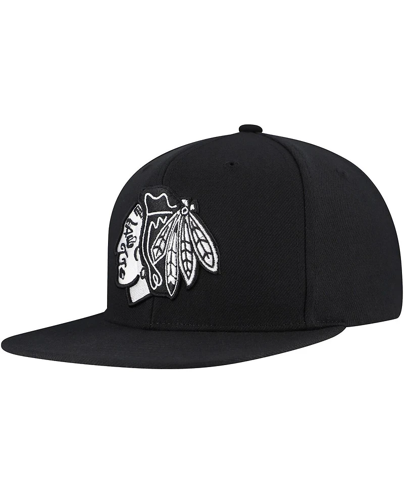 Mitchell & Ness Men's Black Chicago Blackhawks Team Snapback Hat