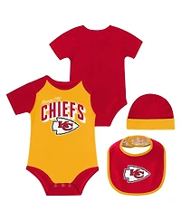Outerstuff Baby Boys and Girls Kansas City Chiefs Dynamic Duo Bodysuit, Bib Knit Hat Set