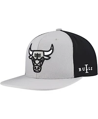 Mitchell & Ness Men's Gray Chicago Bulls Core Snapback Hat