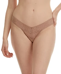 Hanky Panky Women's Daily Lace Low Rise Thong Underwear 3 Pack