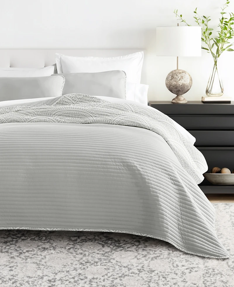 ienjoy Home Scallop Reversible 2-Pc. Lightweight Quilt Set, Twin/Twin Xl