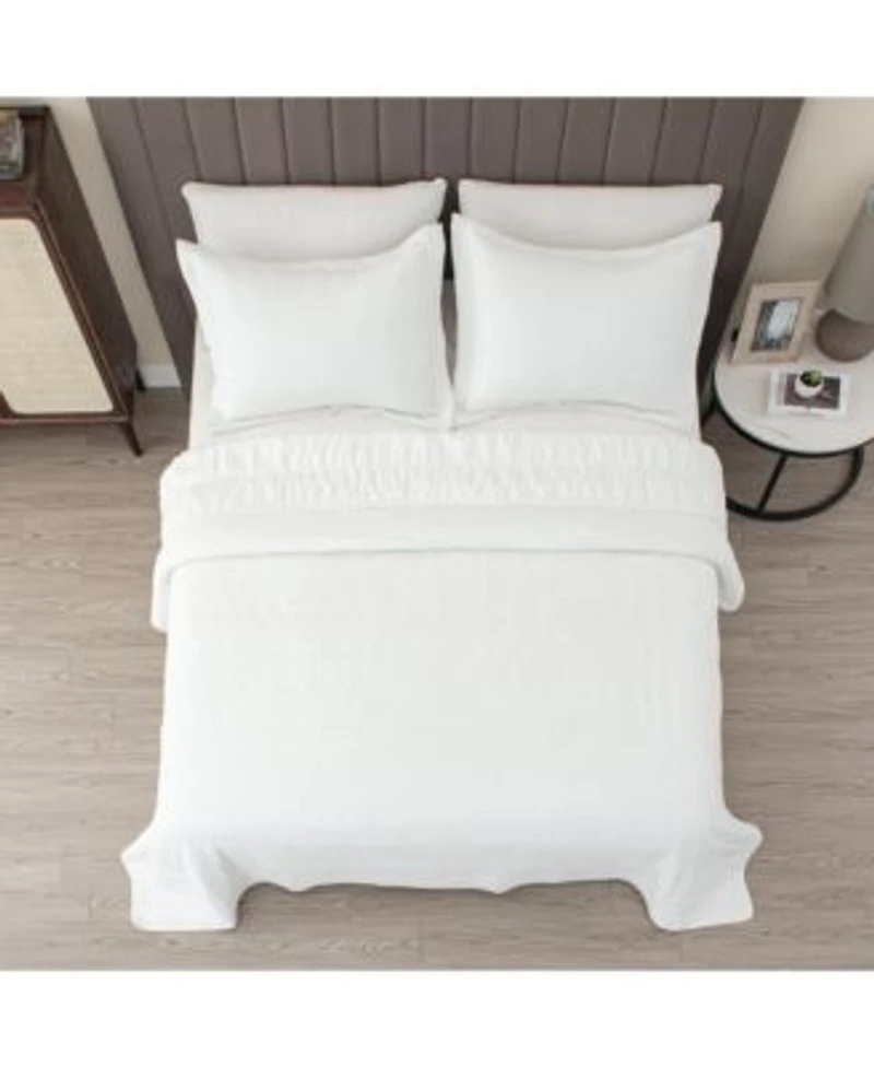 Linery Co. Textured Spandex Solid Quilt Set With Shams