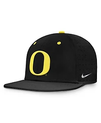 Nike Men's Black Oregon Ducks On-Field Dugout True Performance Fitted Hat