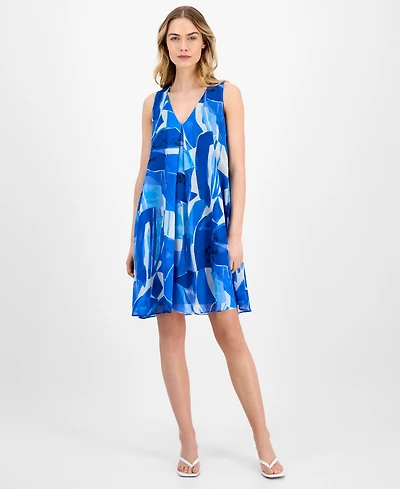 Robbie Bee Petite Printed Bow-Back V-Neck Shift Dress