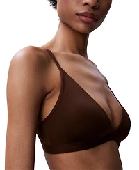 Calvin Klein Women's Form To Body Lightly Lined Triangle Bralette QF6758
