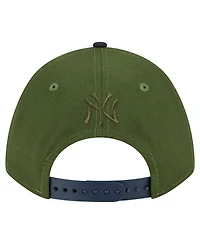 New Era Men's Dark Green New York Yankees City Feature 9FORTY A-Frame Adjustable Hat