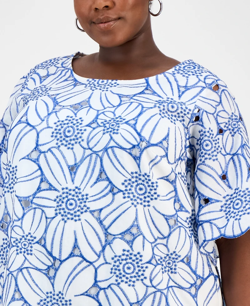 Sandra Darren Plus Embroidered Floral Shift Dress