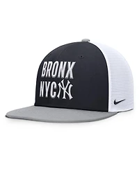Nike Men's Navy New York Yankees Pro Trucker Snapback Hat