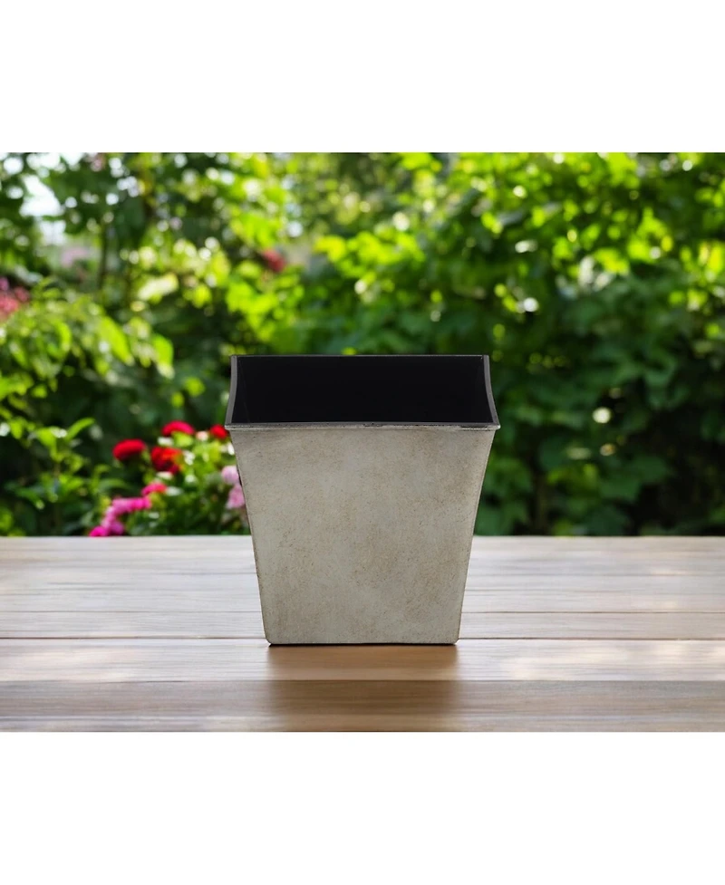 Round Plastic Planter Pot for Indoor and Outdoor Garden Use