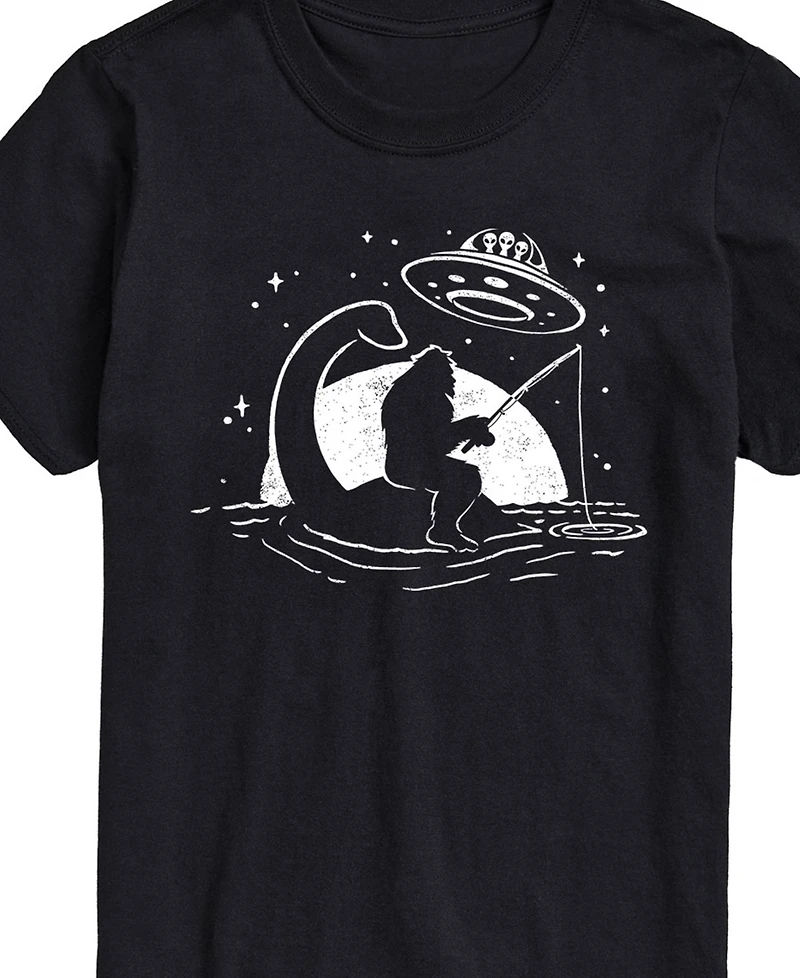 Airwaves Men's Sasquatch Alien Scene Short Sleeve T-Shirt