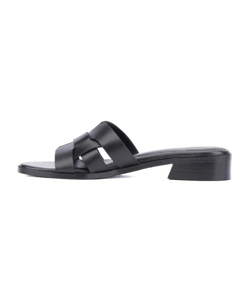 Women's Lacy Flat Sandal