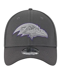 New Era Men's Graphite Baltimore Ravens Main 39THIRTY Flex Hat