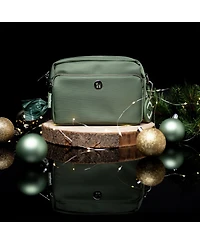3-in-1 Crossbody Dog Walk Bag with Matching Planet-Safe Poop Bags