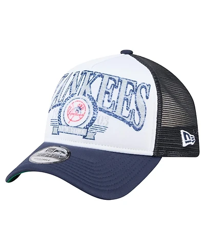 New Era Men's Navy New York Yankees Distressed 9FORTY A-Frame Adjustable Trucker Hat