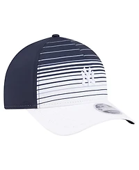 New Era Men's Navy New York Yankees Gradient 9FORTY M-Crown Adjustable Hat
