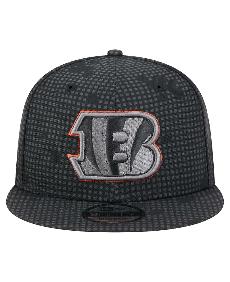 New Era Men's Black Cincinnati Bengals Midnight Ink Pop Outline 9FIFTY Snapback Hat