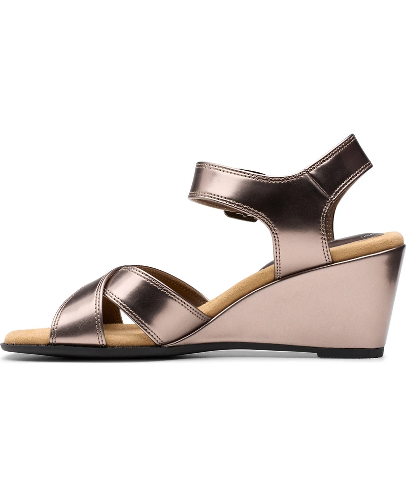 Clarks Collection Women's Emmalae Iris Wedge Sandals