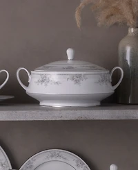 Noritake Sweet Leilani Covered Vegetable Bowl 48 Oz.