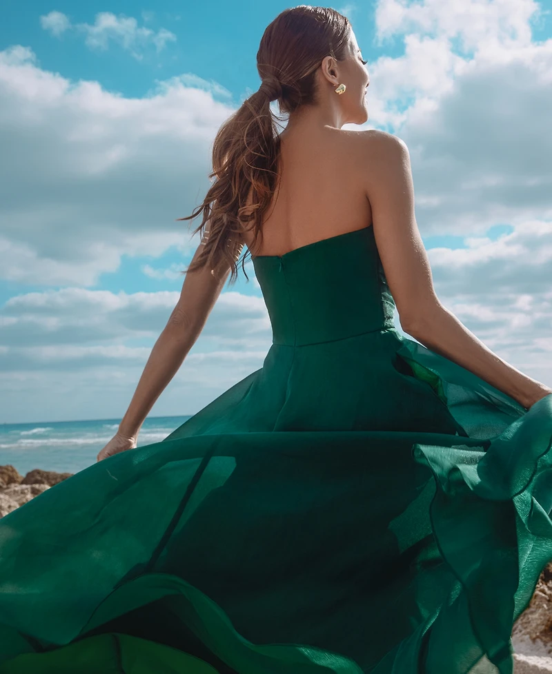 Xscape Petite Sleeveless Organza Ball Gown