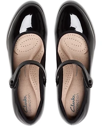 Clarks Women's Bayla Lily Riptape Dress Pumps