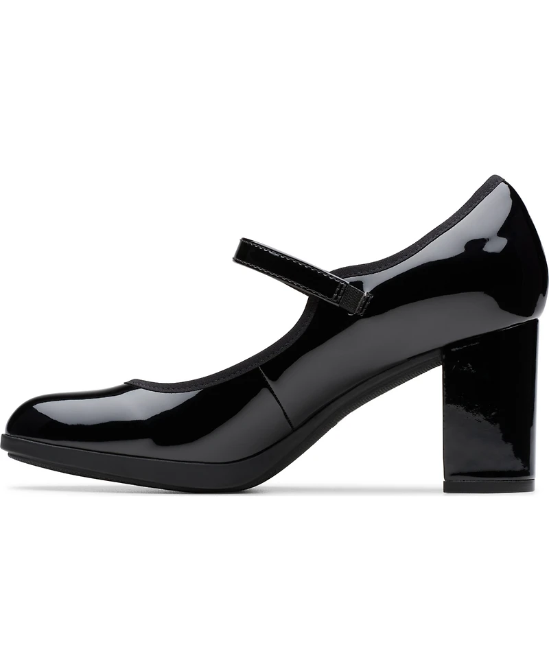 Clarks Women's Bayla Lily Riptape Dress Pumps