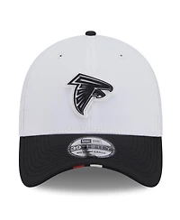 New Era Men's White/Black Atlanta Falcons 2025 Nfl Training Camp 39THIRTY Flex Hat
