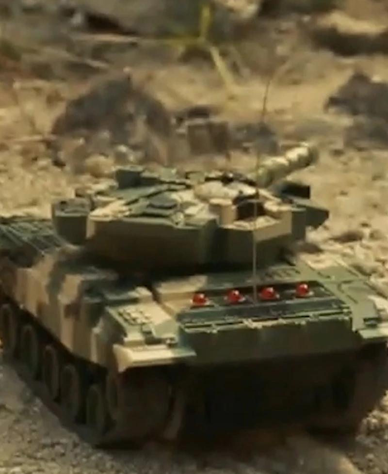 Jupiter Creations Remote Control Vehicles Dueling Battle Tanks Set