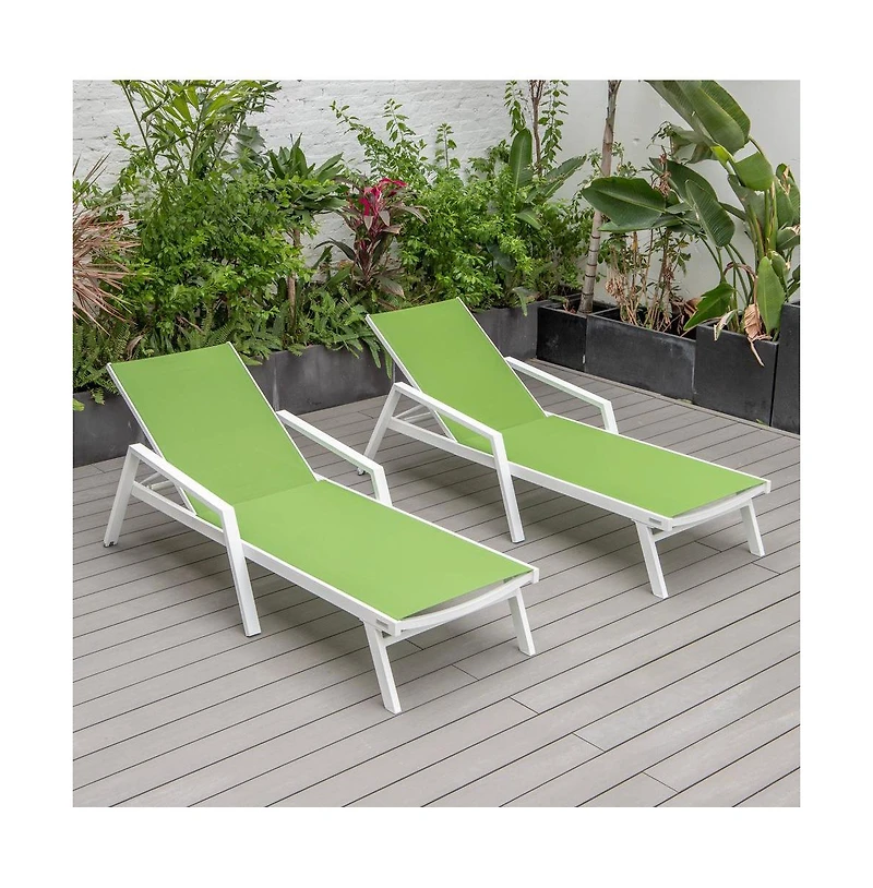 LeisureMod Lounge Chair With Armrests in White Aluminum Frame, Set of 2