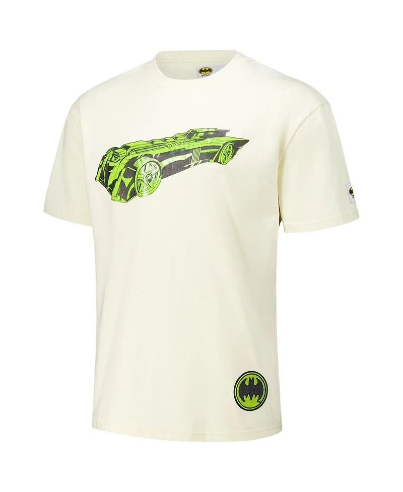 Freeze Max Men's Cream Batman Comics Batmobile Loose Fit T-Shirt