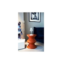 LeisureMod Aura Modern Plastic Side End Table, Indoor/Outdoor Use, Brown
