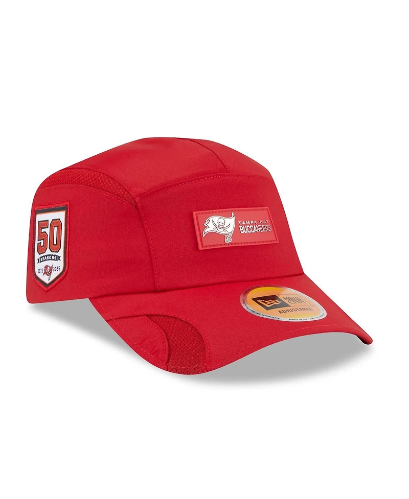New Era Men's Red Tampa Bay Buccaneers 2025 Sideline Runner Adjustable Hat