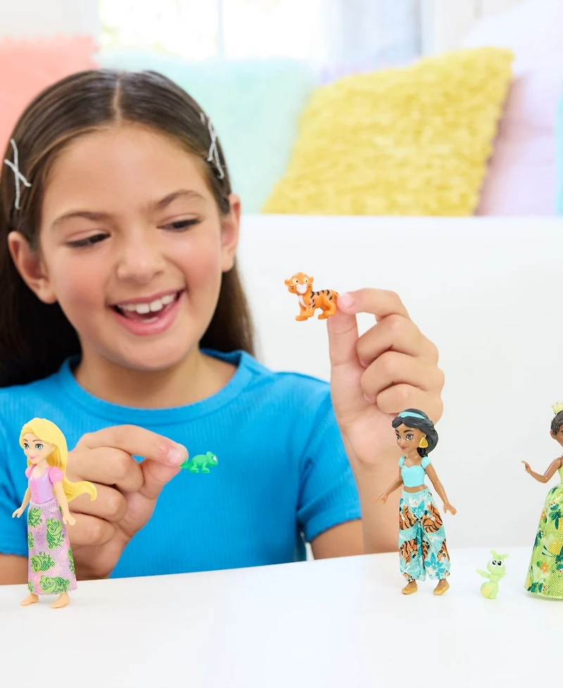 Disney Princess and Friends with Small Dolls Set