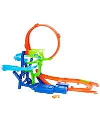 Hot Wheels Stunt Tracks Mid-Air Crash Playset and Car