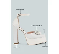 Womens Maeissa Pearls Brooch Detail Platform Block Heel Sandals