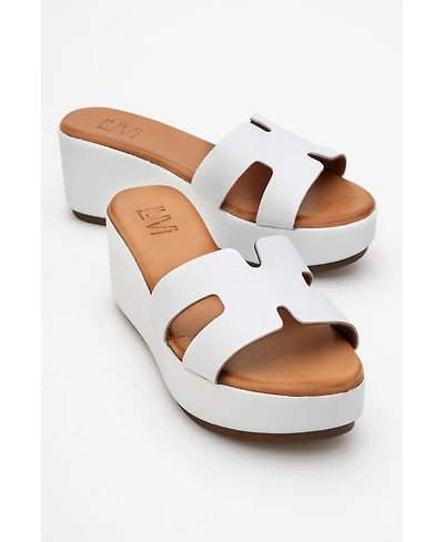Forever & Always Shoes Lia Leather Platform Sandal (Women)