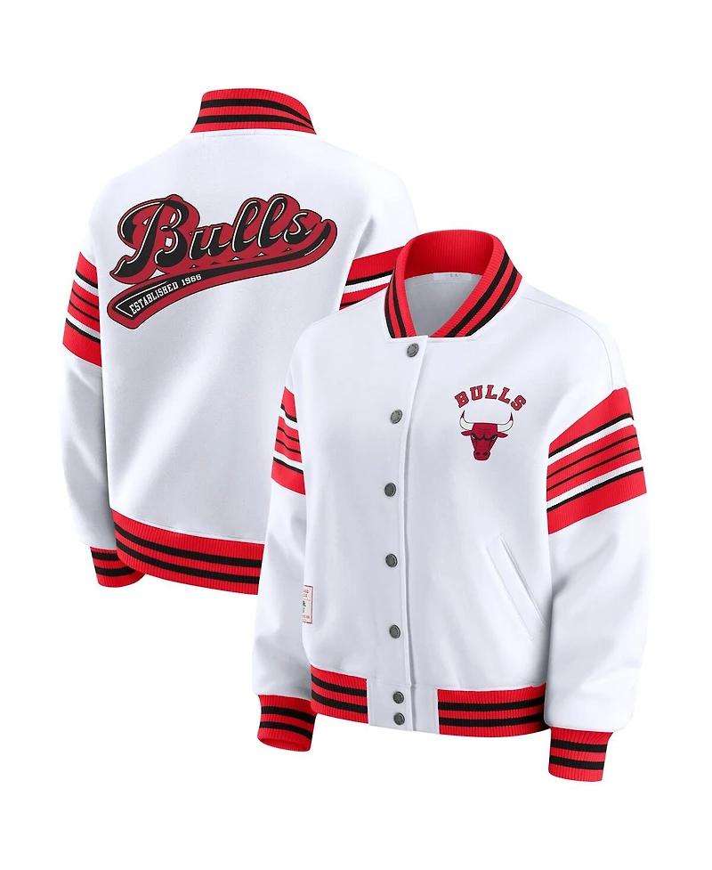 Wear by Erin Andrews Women's White Chicago Bulls Snap Front Fleece Sweatshirt