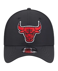 New Era Men's Black Chicago Bulls Night 39THIRTY Flex Hat