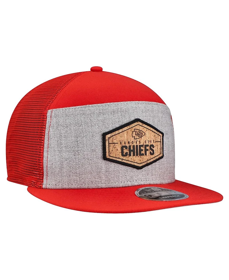 New Era Men's Gray/Red Kansas City Chiefs Cork Split Panel 9FIFTY Trucker Snapback Hat